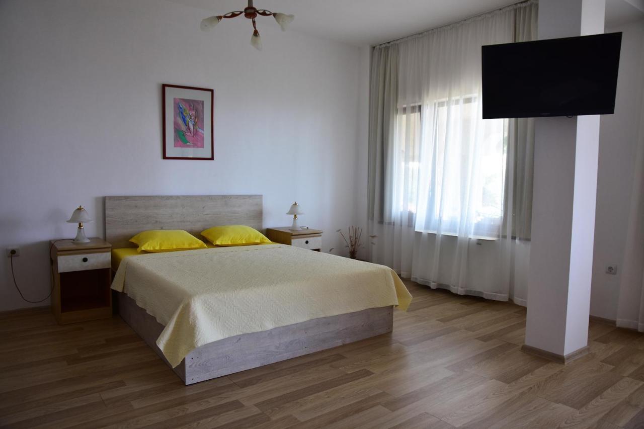 Guest Rooms Sea View Balchik Esterno foto