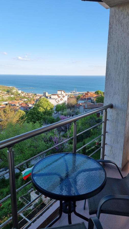 Guest Rooms Sea View Balchik Esterno foto