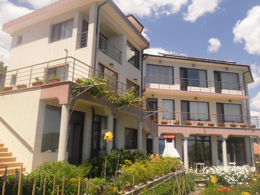 Guest Rooms Sea View Balchik Esterno foto