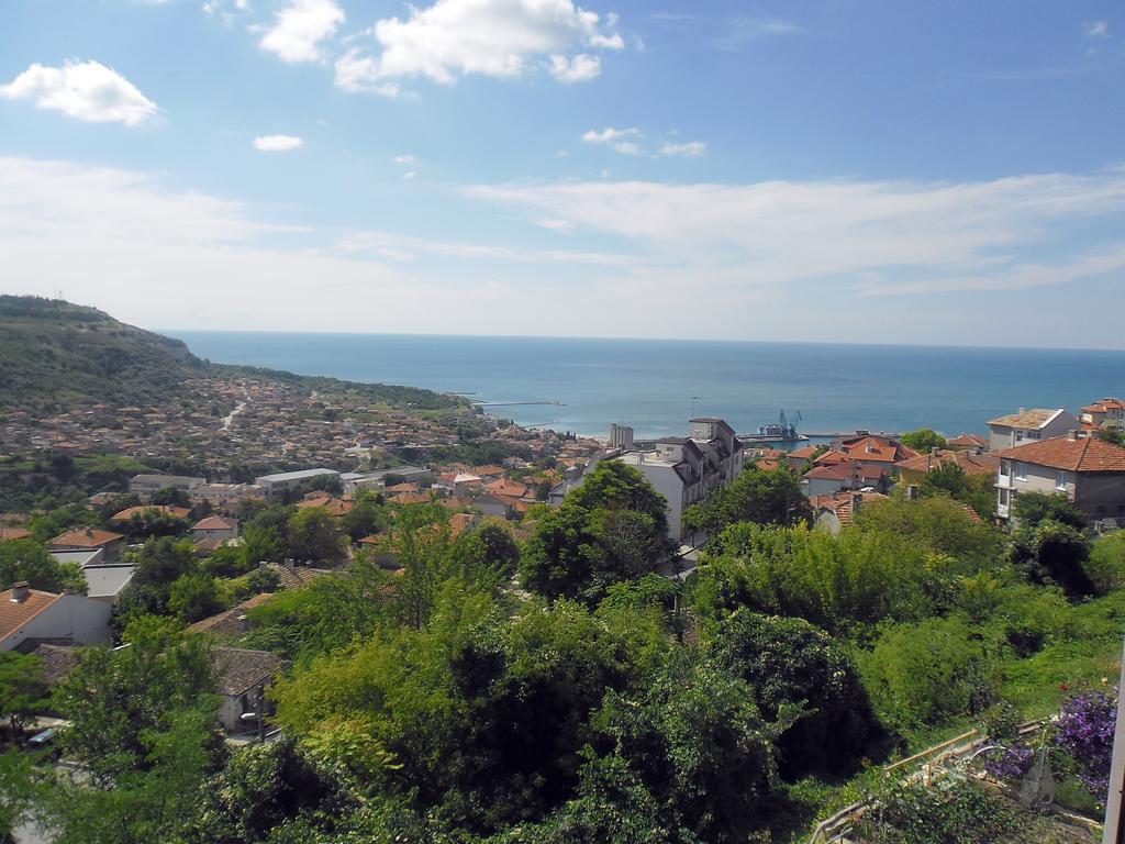 Guest Rooms Sea View Balchik Esterno foto