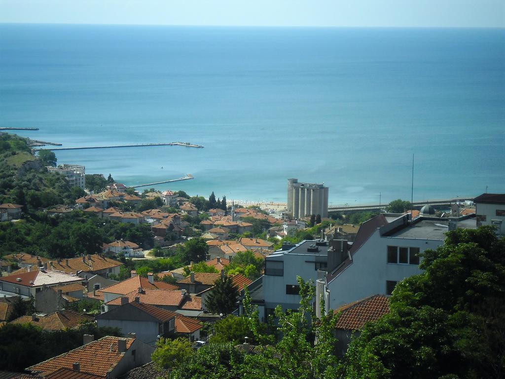 Guest Rooms Sea View Balchik Esterno foto